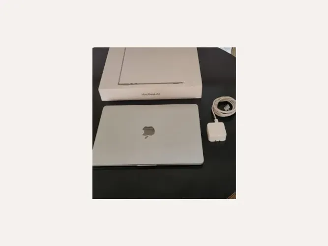 MacBook Air 13" Apple M3 (A3113)