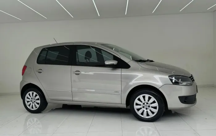 Volkswagen Fox 1.0 MI Total Flex 8V 5P 2014