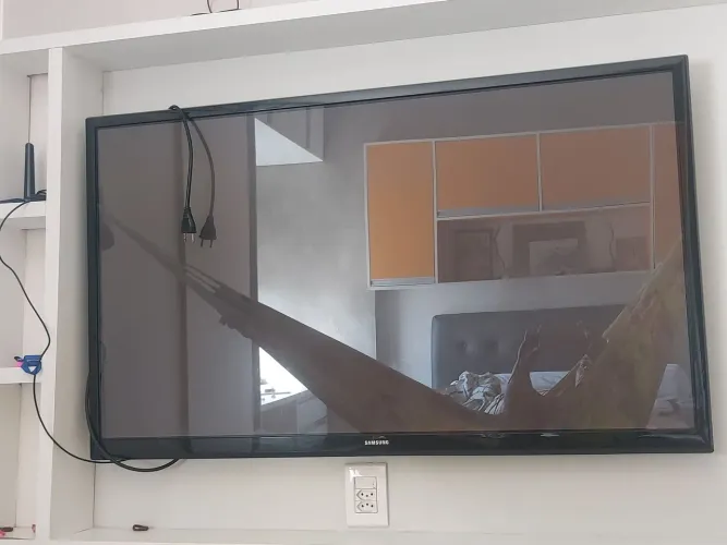 Venda de TV para retirada de peças 