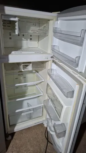 Geladeira bratemp frosfrie