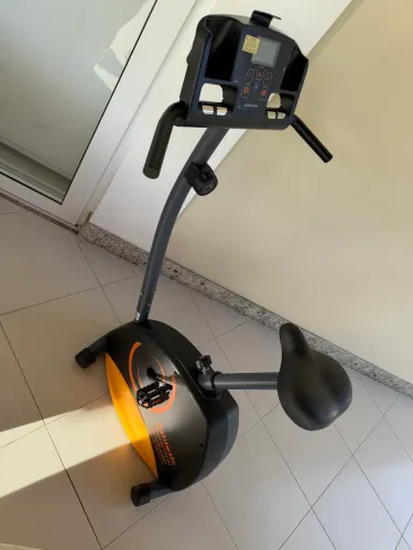 Bicicleta Ergométrica Athletic Advanced Magnetron Vertical 