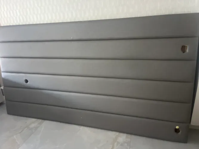 Cabeceira de cama estofada