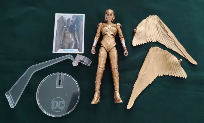 Mulher Maravilha 1984 Golden Armor - McFarlane DC Multiverse