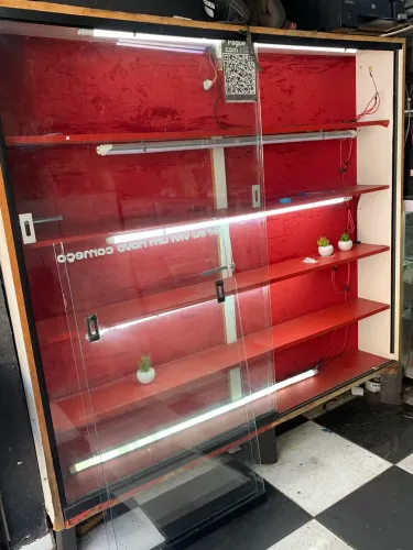 VITRINE 