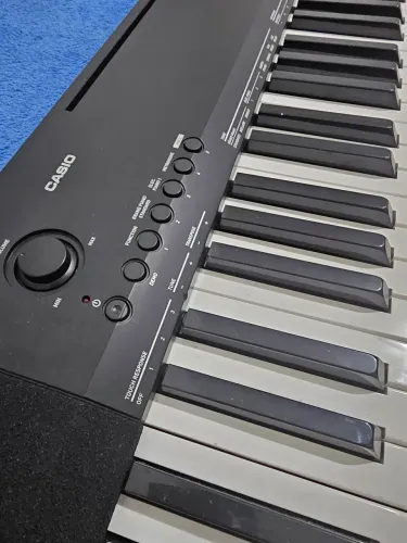 Piano Casio CDP-135 BK Usado só 7 vezes