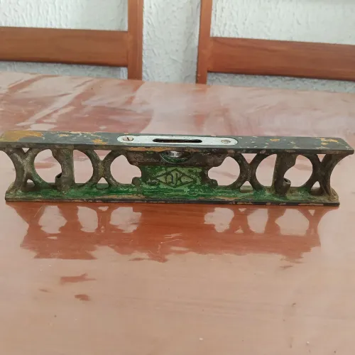 Nível de bolha antigo QK - Ferro fundido