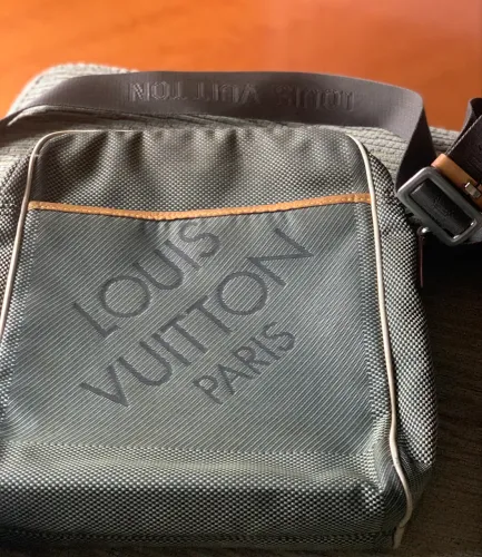 Bolsa carteiro louis vuitton