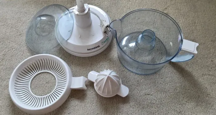 Espremedor de Frutas Mondial Turbo Citrus E-01 Elétrico 25W Branco