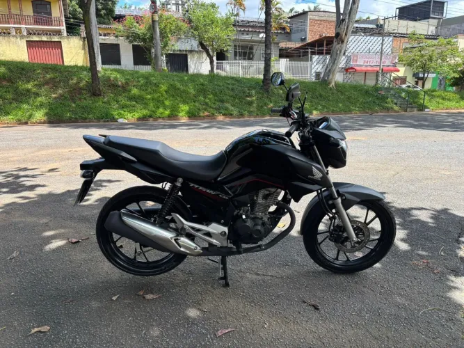 Titan 160 muito nova 