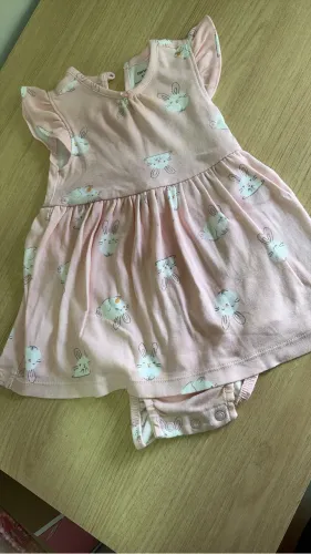 Vestido CARTERS - tamanho 12 meses
