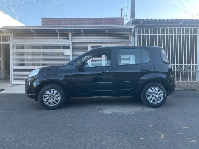 Fiat Uno Attractive 1.0 EVO Fire Flex 8V 5P 2021