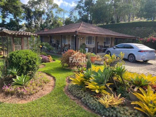 Chácara à venda em Enseada Azul, Guarapari | 3 dorms, suíte