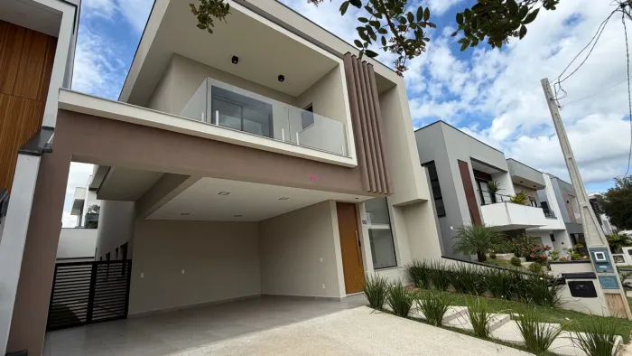 CASA A VENDA NO CONDOMÍNIO RESERVA ERMIDA - JUNDIAÍ. 200 METROS DE ÁREA CONSTRUIDA - 250 M