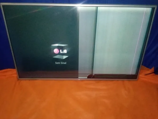 Smart tv LG 42 polegadas com tela quebrada