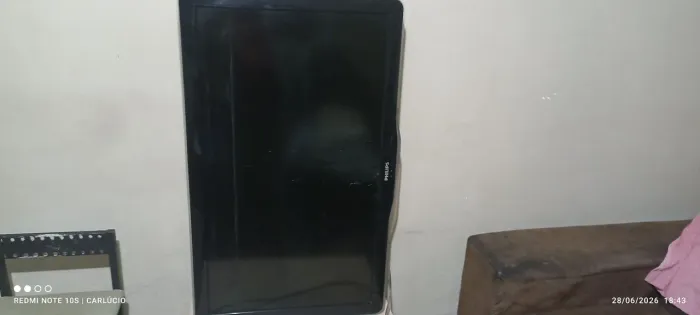 TV Philips tela quebrada para retirada de peças.