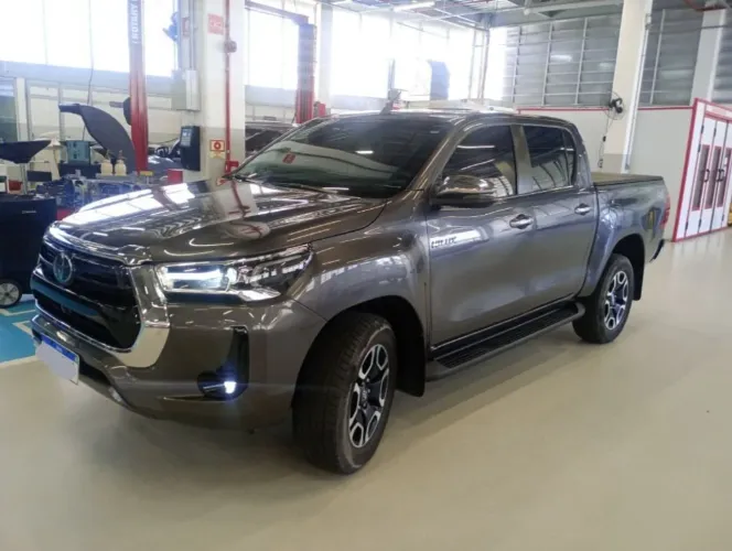Toyota Hilux CD SRX Plus 4X4 2.8 TDI Die. Aut. 2025