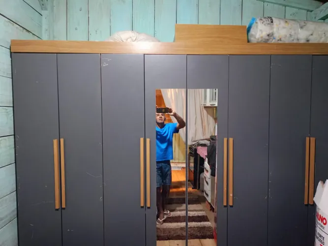 Guarda roupa 8 portas duas com espelho grande