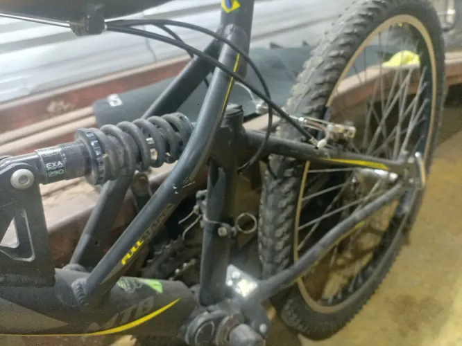 Bicicleta quadro de alumínio amortecedor. Caloi bairro Jaraguá 