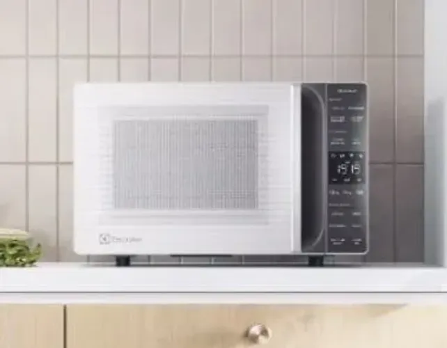 Micro-ondas Electrolux 23L Branco 220v ME23B