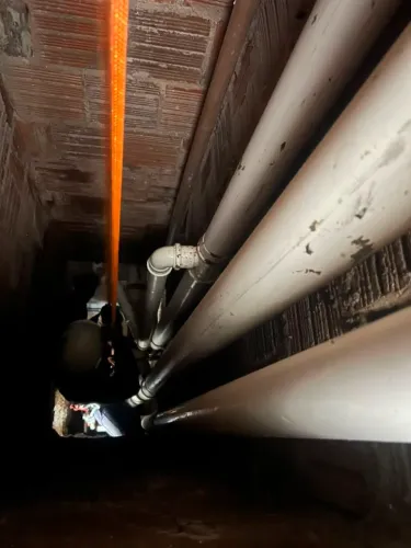 Pintura, limpeza de vidro, inspeção, montagem de estruturas metálica......