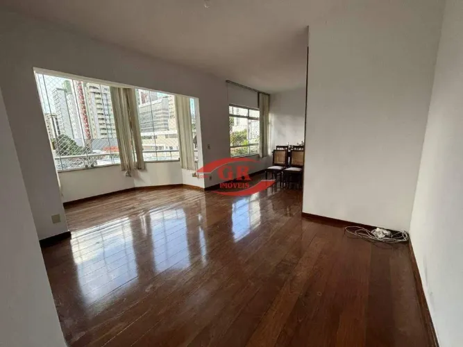 Apartamento 3 quartos com suíte, varanda e lazer completo na Savassi