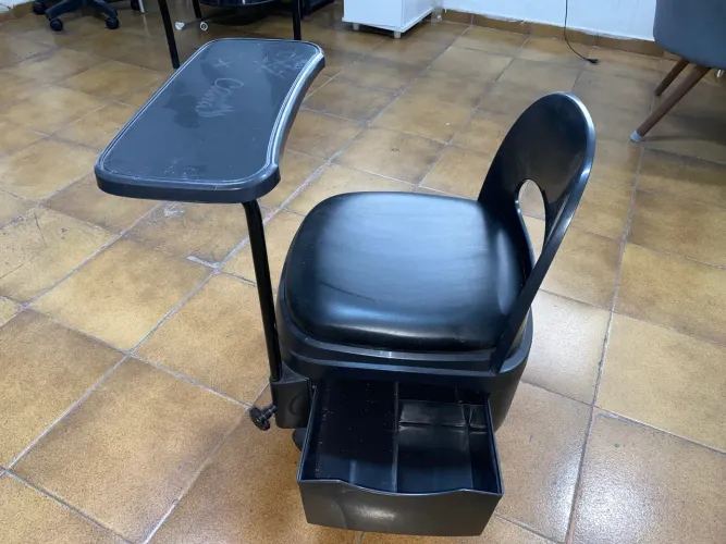 Cadeira Manicure Ciranda Semi Nova 