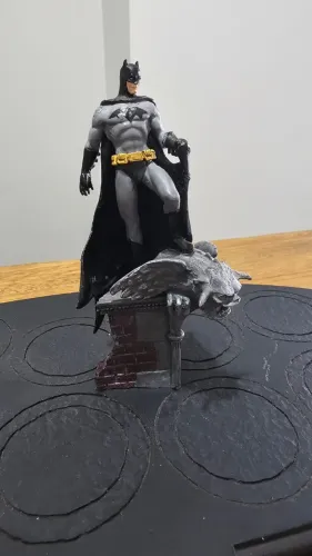 Miniaturas Eaglemoss DC COMICS - BATMAN ON THE ROOF (GÁRGULA - ACTION FIGURE DE RESPEITO)