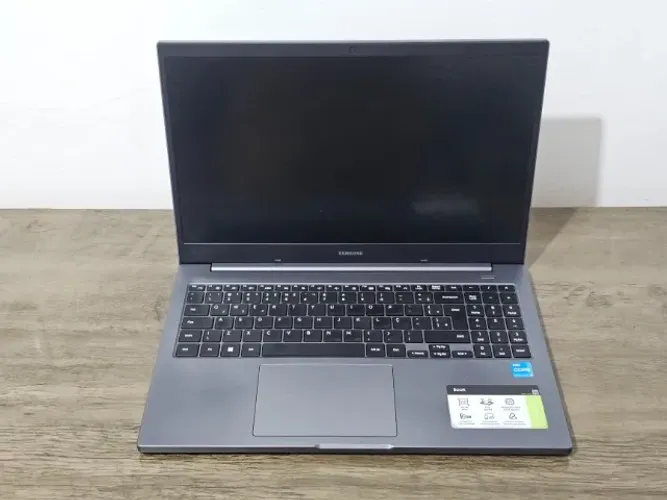 Notebook Samsung Book Core i3 11ª Geração, SSD 256GB, 4GB RAM - Excelente estado