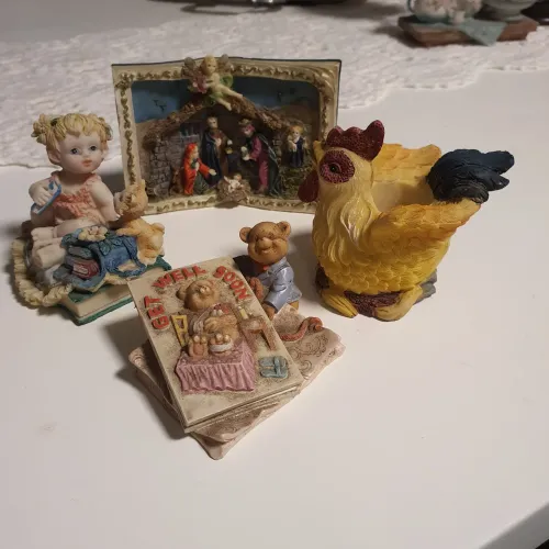 Estatuetas em resina 4 peças