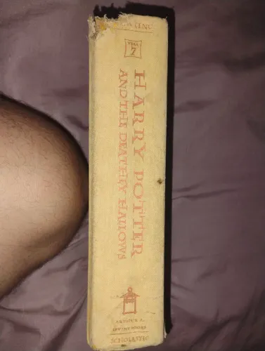 Venda do livro " HARRY POTTER  AND THE DEATHLY HALLOWS"