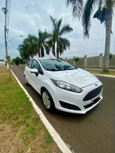 Ford Fiesta 1.5 16V Flex Mec. 5P 2015