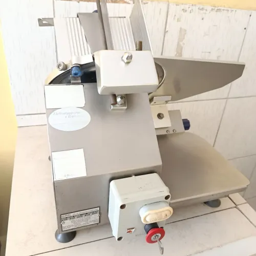 Fatiador de Frios Profissional Automático Gural Semi novo Excelente Estado e Pouco Uso