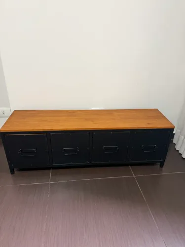 Rack Madeira com 4 gavetas chapas de ferro 