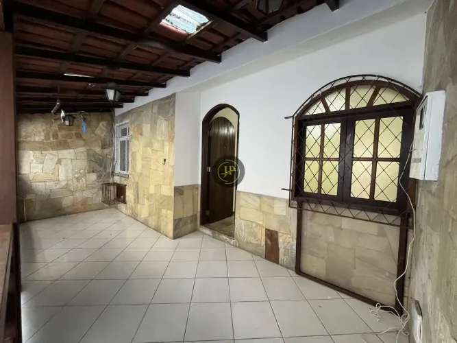 CASA COM 3 QUARTOS E VARANDA GOURMET PRIVATIVA EM SANTA LUZIA