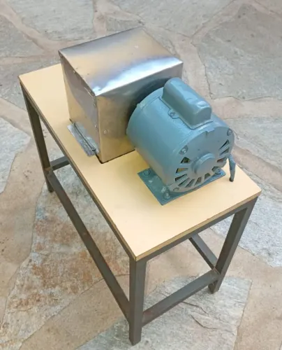 Máquina de ralar milho