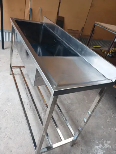 Trabalho com aço inox;guarda corpo,corrimão,bancada,coifas,cubas,,lavatório,mictório etc.