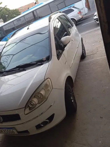 Fiat Idea Essence Dualogic 1.6 Flex 16V 5P 2013