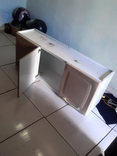 PRA VEND LOGO ARMARIM YTATIAYA 3 PORTA UZADO QUEBRA GALHO FUCIONANDO TUDO OK NAO ENTREGO