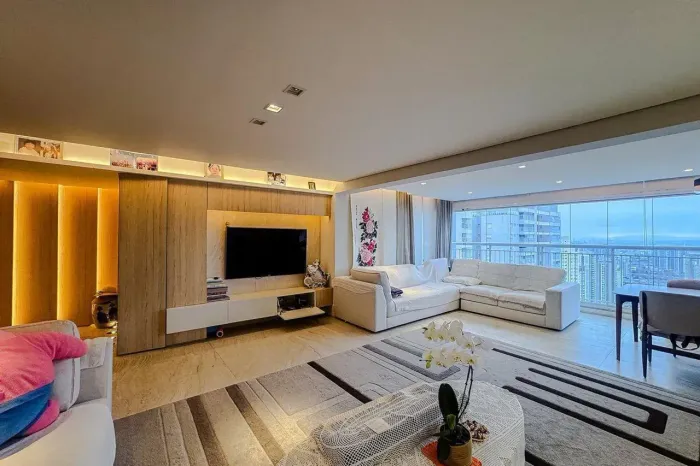 Maravilhoso apartamento de 221m² em andar alto, com 3 suítes, 4 vagas na Mooca/ Belenzinh