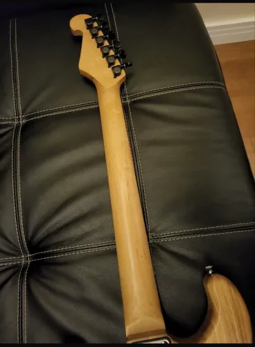 Guitarra Stratocaster Thomas