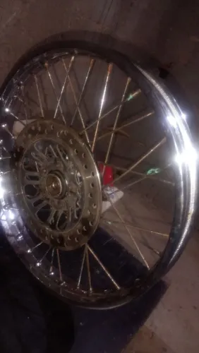 Vendo roda dianteira Titan 150!