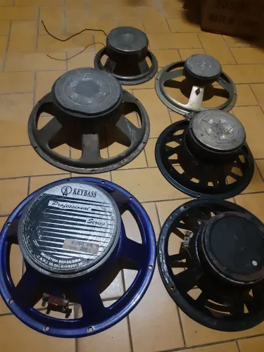 Kit com 6 carcaças de falantes