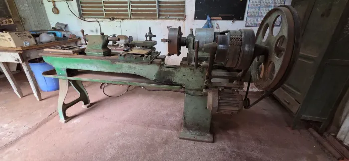 VENDO TORNO MECÂNICO