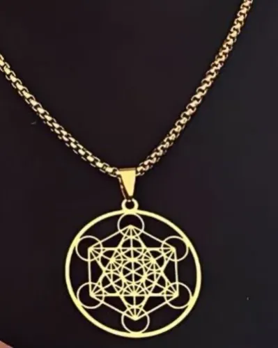 Pngente Medatrônico Ouro 18 Kilates Cubo de Metraton 20 mm Peso 1.50 Gramas