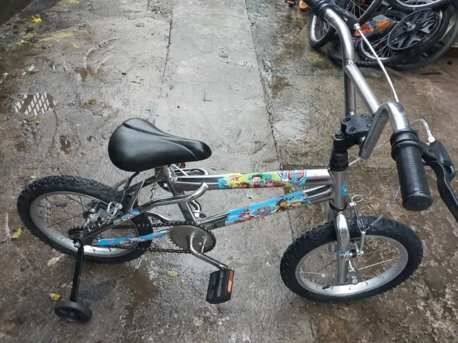 Bicicleta aro 16 cromada 