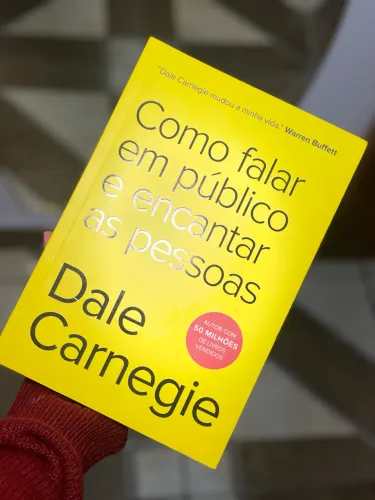 ? Livro: Como Falar em Público e Encantar as Pessoas - Dale Carnegie