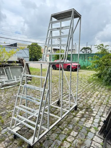 Escada plataforma 3 m nova