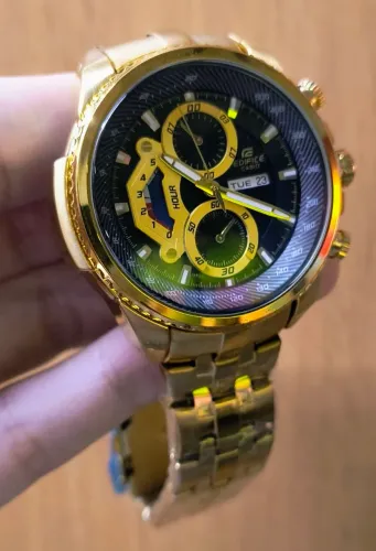 Relógio Casio dourado 