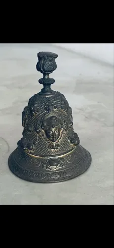 Sineta De Mesa Antiga Em Bronze - Detalhes Em Alto-Relevo (10cm)