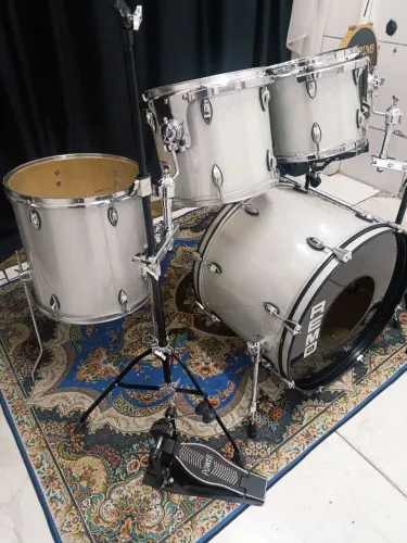 Bateria acústica sistema flutuante